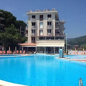 paco.hotelitalianriviera.com/