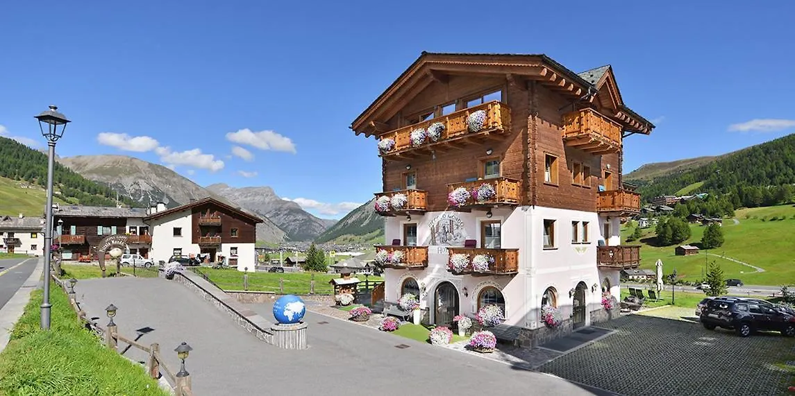 Hotel Piccolo Mondo Livigno 3*,
