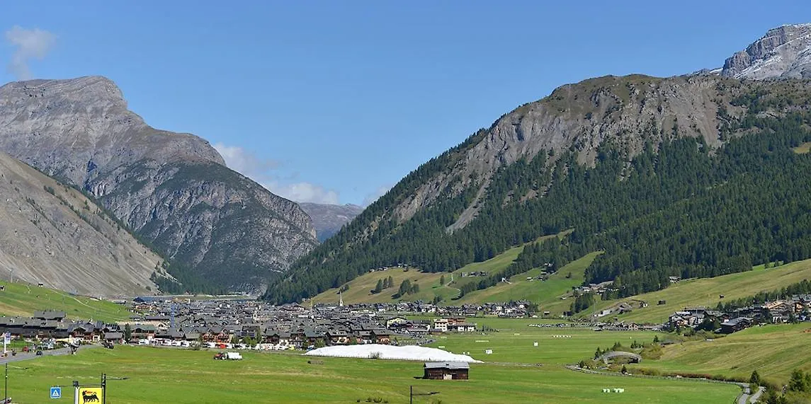 Hotel Piccolo Mondo ليفينو