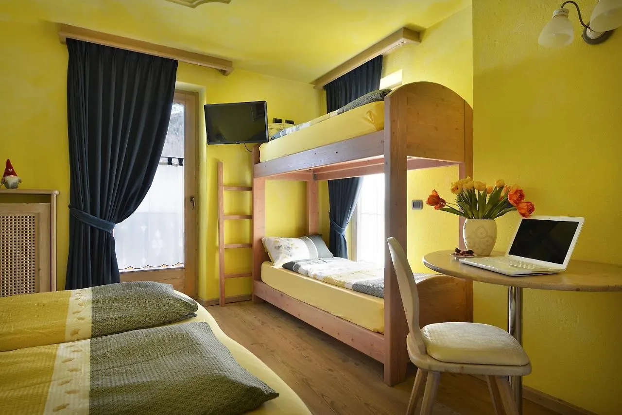 Hotel Piccolo Mondo ليفينو