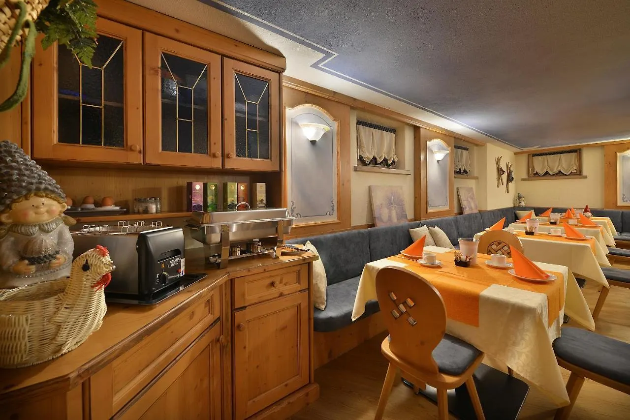 Hotel Piccolo Mondo ليفينو إيطاليا