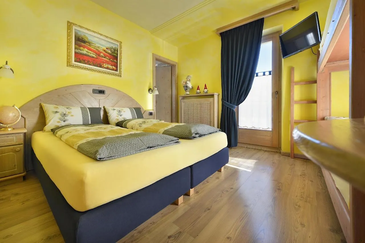 Hotel Piccolo Mondo ليفينو