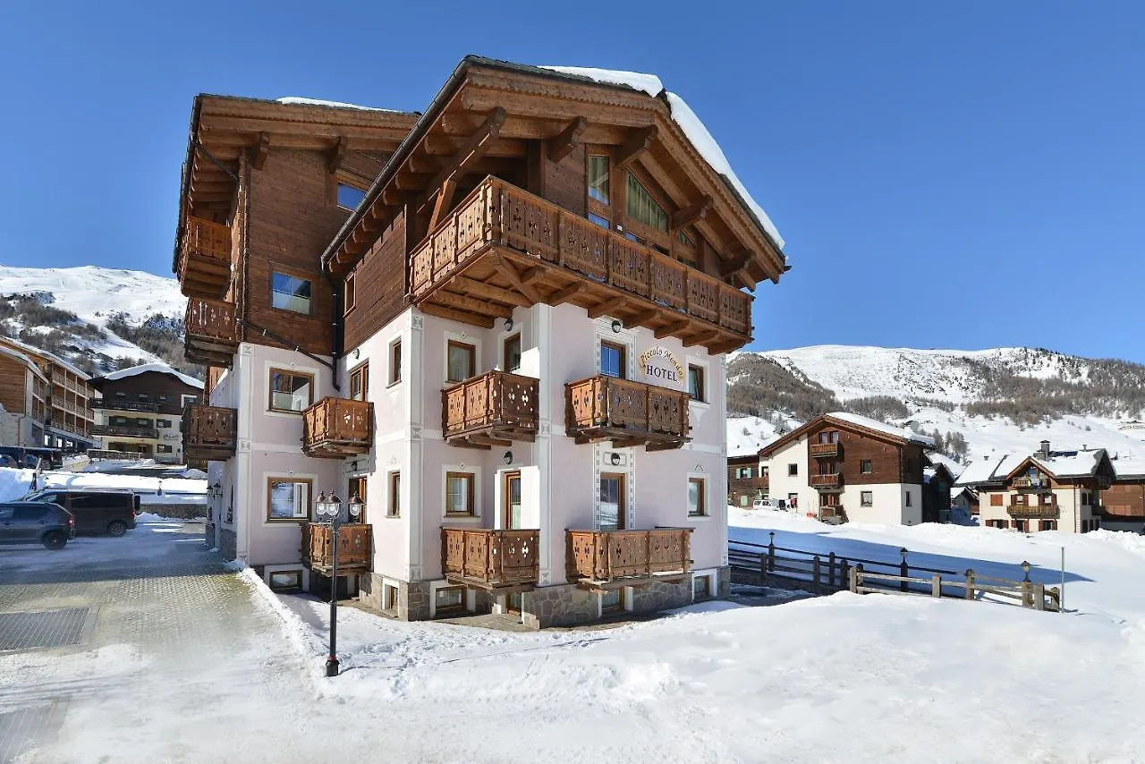 Hotel Piccolo Mondo ليفينو 3*,